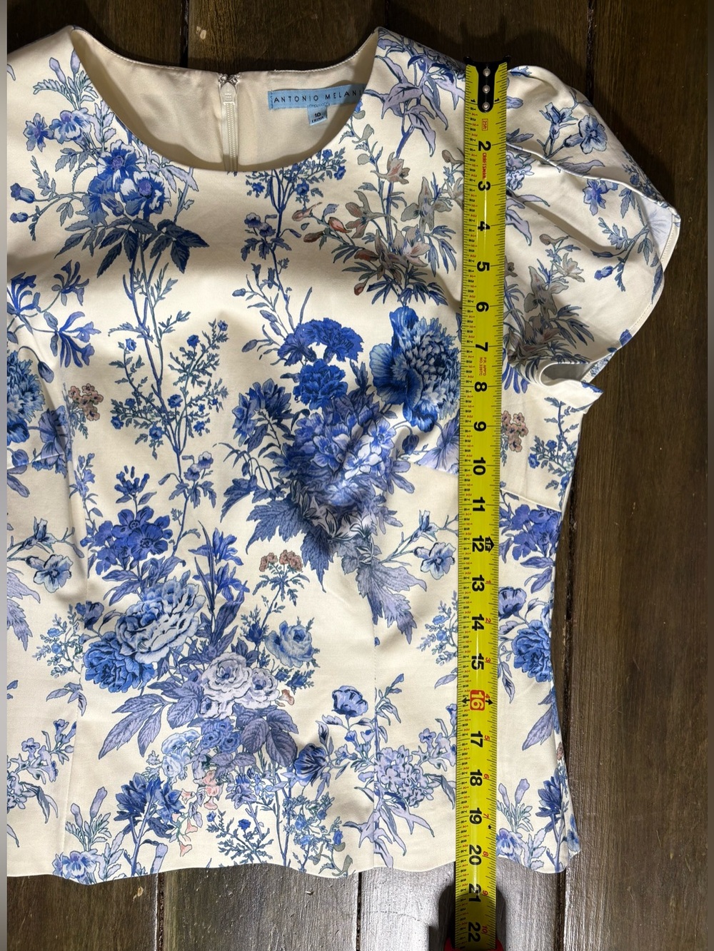 Antonio Melani White and Blue Floral Peplum Blouse Women’s Size 10 - Picture 8 of 9